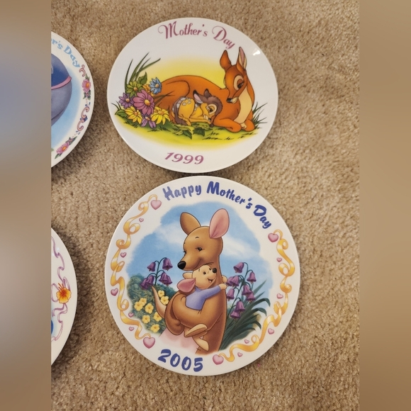 Disney Set Of 4 Mothers Day Plates Dumbo Pooh Lady Tramp Bambi Plates 8.5" - Picture 2 of 5